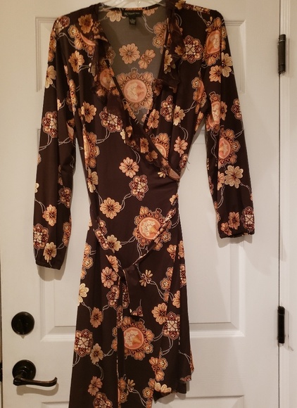 Floral wrap dress - Picture 1 of 2